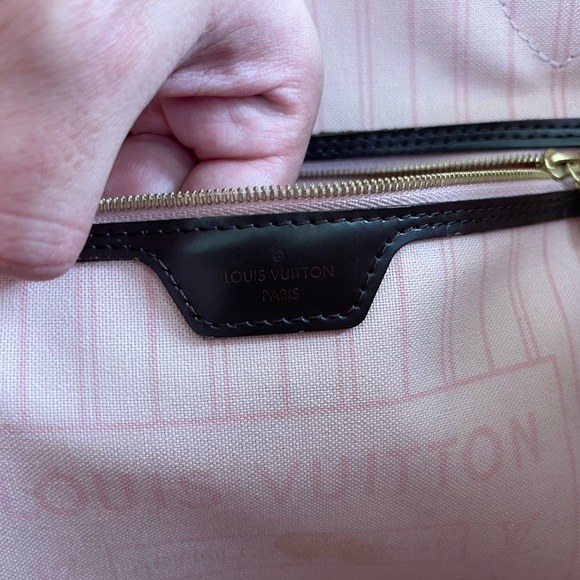 Louis Vuitton Neverfull MM Damier Ebene | Rose Ballerine Interior - Picture 5 of 11
